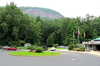 Looking Glass Mountain from Brevard, NC By twbuckner - Flickr, CC BY 2.0, Wikimedia Commons