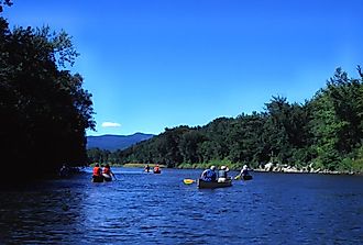 Canoeing the Winooski River in Vermont. Editorial credit: Malachi Jacobs / Shutterstock.com