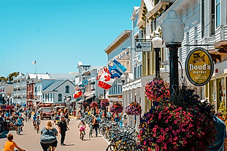 Main Street in Mackinac Island, Michigan. Image credit: Michael Deemer via Shutterstock.