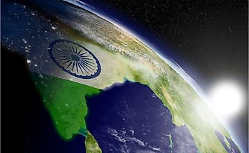 Which Water Bodies Border The Indian Peninsula?