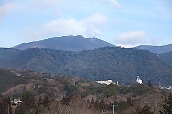 Where is the Shinmoedake Volcano?
