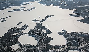 What Are The Primary Inflows And Outflows Of The Great Slave Lake?