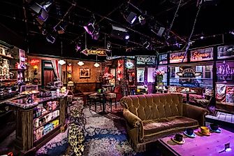 Tourist Attractions Around America Any Fan Of "Friends" Has To Visit