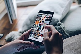 Your Family Is Hoarding The TV? Things To Do On Your Smartphone While In Isolation
