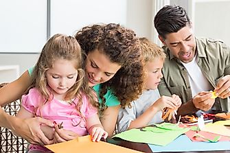 10 Mess-Free Activities To Do With Kids At Home