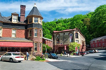 The Mauch Chunk Opera House in historic downtown of Jim Thorpe, Pennsylvania. Image credit: zimmytws / Shutterstock.com.