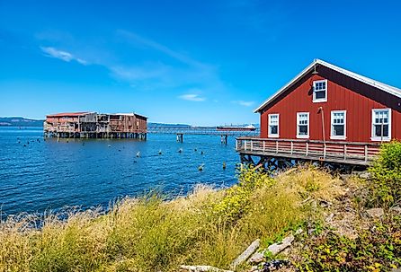 Astoria Riverwalk trail stretches along the city’s waterfront, following a portion of the Astoria and Columbia River Railroad.