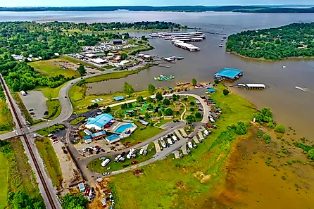 Jellystone Park in Eufaula, Oklahoma. Image credit: Cityofeufaulaok via Wikimedia Commons.