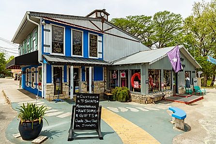 Wimberley, Texas: Colorful gift shop in the downtown area of this popular and small Texas Hill Country town located in Hays County in scenic central Texas, via RAUL RODRIGUEZ / iStock.com