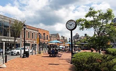 New Haven, Connecticut: Broadway Triangle in New Haven Connecticut during the Summer, via JamesAndrews1 / Shutterstock.com