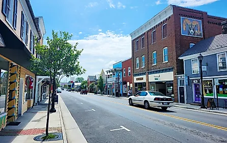 Street in Strasburg, Virginia, via refrina / Shutterstock.com