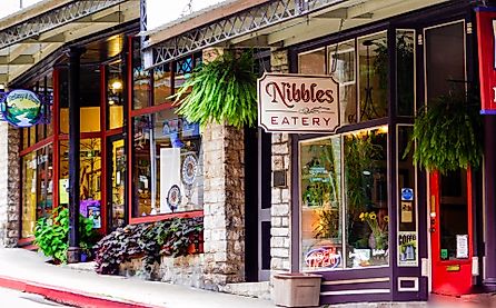 Stores at Silver Dollar City amusement park in Branson, Missouri. Image credit Ritu Manoj Jethani via Shutterstock.