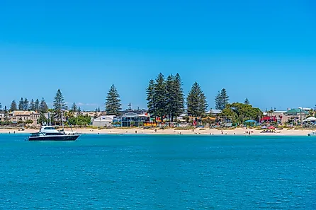 A beach in the beautiful town of Geraldton, Australia. Editorial credit: trabantos / Shutterstock.com.
