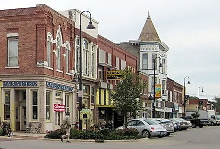 Downtown Fairfield, Iowa. Image credit Bill Whittaker (talk), CC BY-SA 3.0 <https://creativecommons.org/licenses/by-sa/3.0>, via Wikimedia Commons