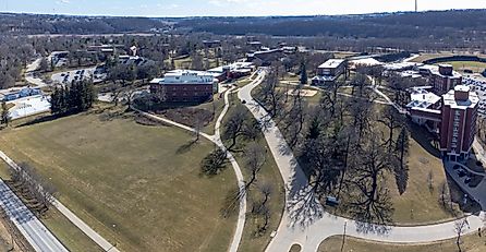 Aerial view of Luther College with cycling trails in Decorah, Iowa. By Wikideas1 - Own work, CC0, Wikimedia Commons.