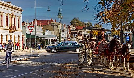  A busy morning in the tourist mecca of historic Beechworth in North West Victoria, Australia. Editorial credit: Norman Allchin via Shutterstock.com. 