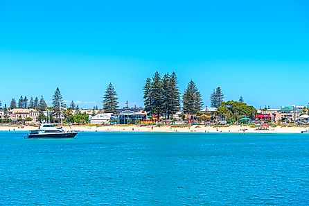 A beach in the beautiful town of Geraldton, Australia. Editorial credit: trabantos / Shutterstock.com.