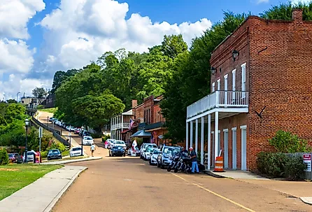 The serene town of Natchez, Mississippi. Image credit: Dennis MacDonald / Shutterstock.com.