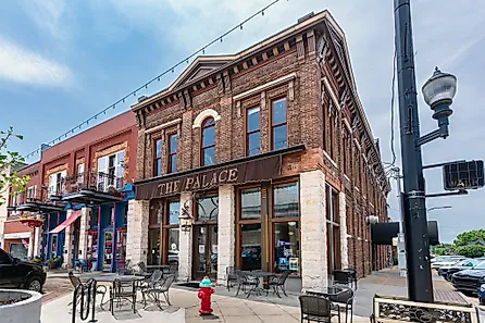 The Palace in downtown Tuscumbia, Alabama (Credit: Richard Melton via Flickr)