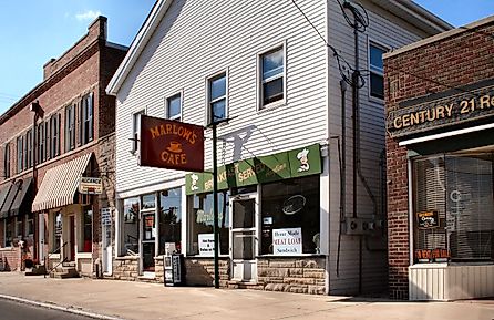 Westfield Indiana downtown cafe. Image Credits: Derek Jensen via Wikimedia Commons