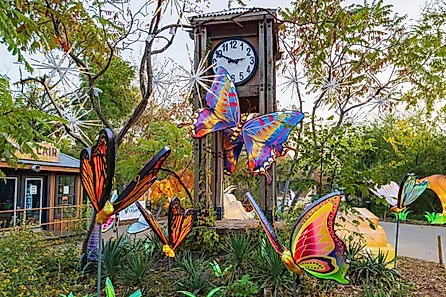 Night at the Oklahoma City Zoo Safari Lights. Image credit Kit Leong via Shutterstock