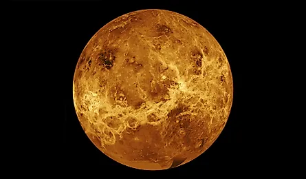Spherical view of radar data of the surface of Venus, highlighting surface features (1989, Magellan). The colours do not represent the appearance of the surface in visible light. By NASA/JPL - http://photojournal.jpl.nasa.gov/catalog/PIA00104, Public Doma