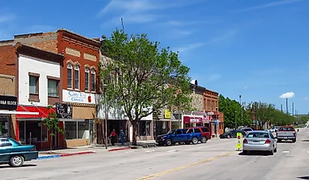 Main Street in Chadron, Nebraska. Image credit Jasperdo via Flickr.com