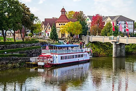 The Bavarian Belle paddle wheel boat offers dinners and excursions on the Cass River in the popular tourist town of Frankenmuth, Michigan, via ehrlif / iStock.com