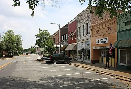 Main Street in Blytheville, Arkansas. Image credit Paul Sableman, CC BY 2.0 <https://creativecommons.org/licenses/by/2.0>, via Wikimedia Commons