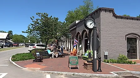 Typical street view of Main Street in Senoia, Georgia. Editorial credit: 4kclips / Shutterstock.com