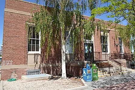 Powell, Wyoming: US Post Office listed on the National Register of Historic Places. By 25or6to4, CC BY-SA 4.0, Wikimedia Commons