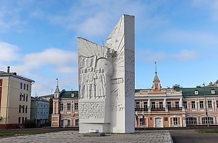 Monument to the heroes of the October Revolution and the Civil War. Image by Tatiana_Panova via Shutterstock.com