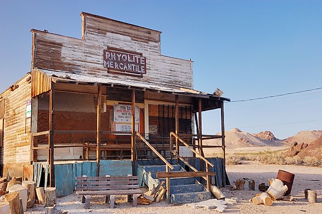 Rhyolite Mercantile store in the ghost town of Rhyolite, Nevada. By Pierre Camateros - Own work, CC BY-SA 3.0, https://commons.wikimedia.org/w/index.php?curid=4828336