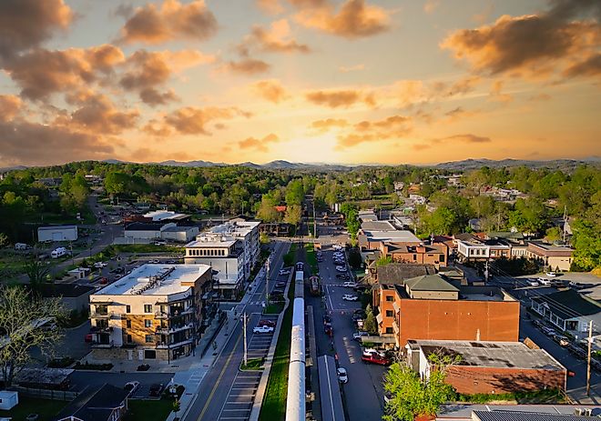 Downtown Blue Ridge, Georgia. Image credit Harrison Keely, CC BY 4.0, Wikimedia Commons