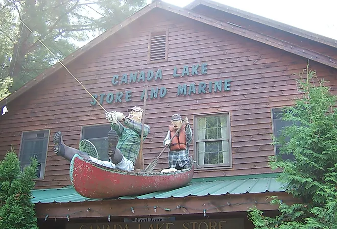 Exterior of Canada Lake Store and Marine in Long Lake, NY. Image credit Michael LaMonica via Shutterstock.