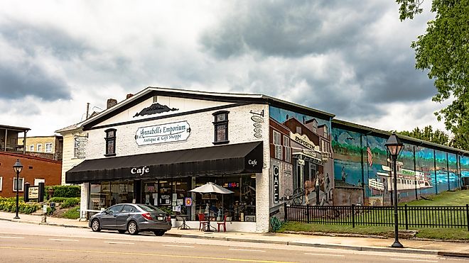 A view of the mural on the side of Annabell's Emporium Antique & Gift Shoppe in historic Loudon, Tennessee.