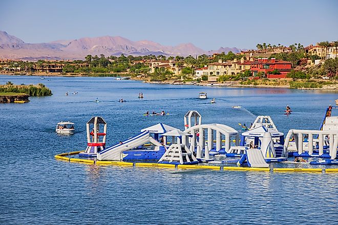 People enjoying water sports in Lake Las Vegas, Nevada. Editorial credit: Kit Leong / Shutterstock.com