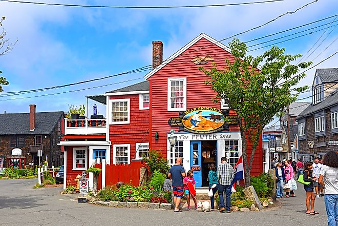 Historic Gallery on Bearskin Neck in downtown Rockport, Massachusetts. Image credit: Wangkun Jia / Shutterstock.com.