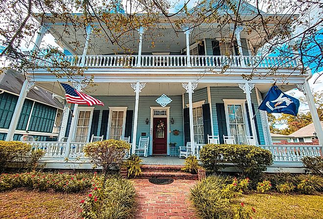 A historic home in downtown Natchitoches. Image credit VioletSkyAdventures via Shutterstock.