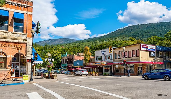 Baker Street in the town center of Nelson, BC, Canada. (Editorial credit: Kirk Fisher / Shutterstock.com)