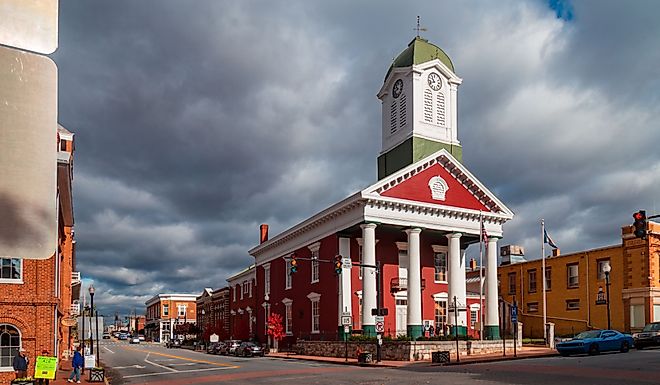 The Historic Courthouse in Charles Town, West Virginia. Image credit George Sheldon via Shutterstock