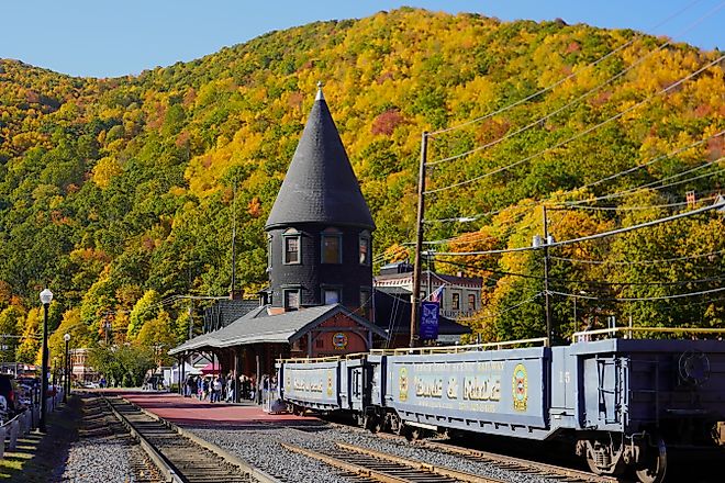 Lehigh Gorge Scenic Railway in Jim Thorpe, Pennsylvania. Editorial credit: PT Hamilton / Shutterstock.com.