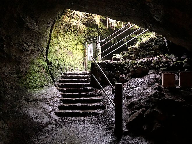 Nāhuku Lava Tube, Hawaii. Editorial Photo Credit: Famartin, CC BY-SA 4.0, via Shutterstock. 