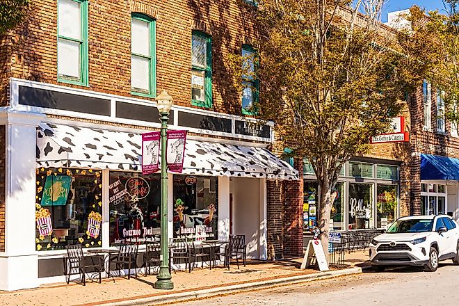  A Popular Café in the New Bern Historic Area. 