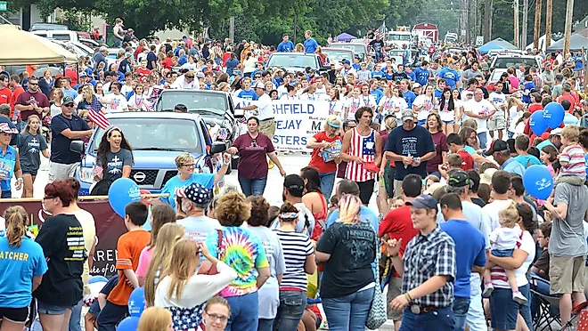 Marshfield, Missouri 4th of July Parade. MarshfieldMail, CC BY-SA 4.0 via Wikimedia Commons.
