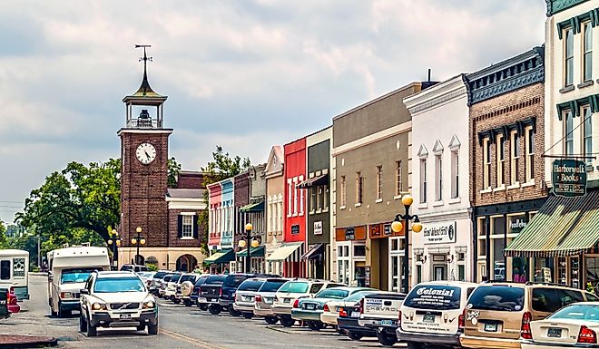A view looking down Front Street in Georgetown, South Carolina. Image credit: Andrew F. Kazmierski / Shutterstock.com.