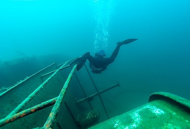 Diver exploring a Great Lakes shipwreck found in Lake Superior.