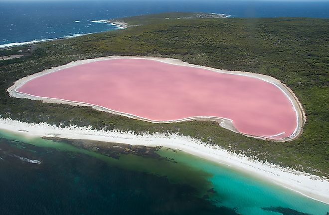 Lake Hillier on Middle Island near Esperance, Western Australia.