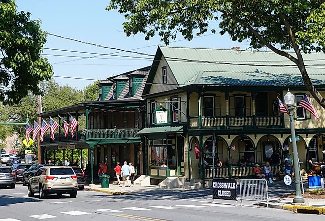 Downtown street in Lititz, Pennsylvania. Image credit Khairil Azhar Junos via Shutterstock