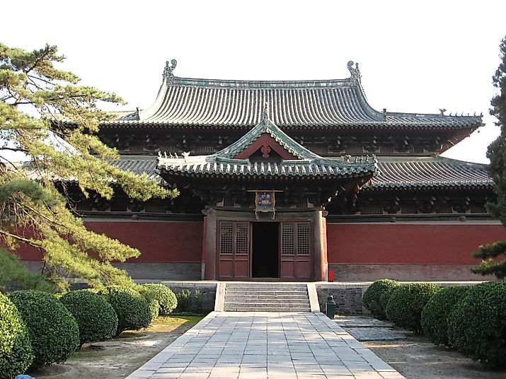 The Manichaean Hall located in Longxing Temple, Zhengding, Hebei, China. By David Chen, CC BY 3.0, https://commons.wikimedia.org/w/index.php?curid=2707984